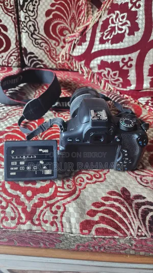 Canon EOS 750D With 75-300mm Zoom Lens