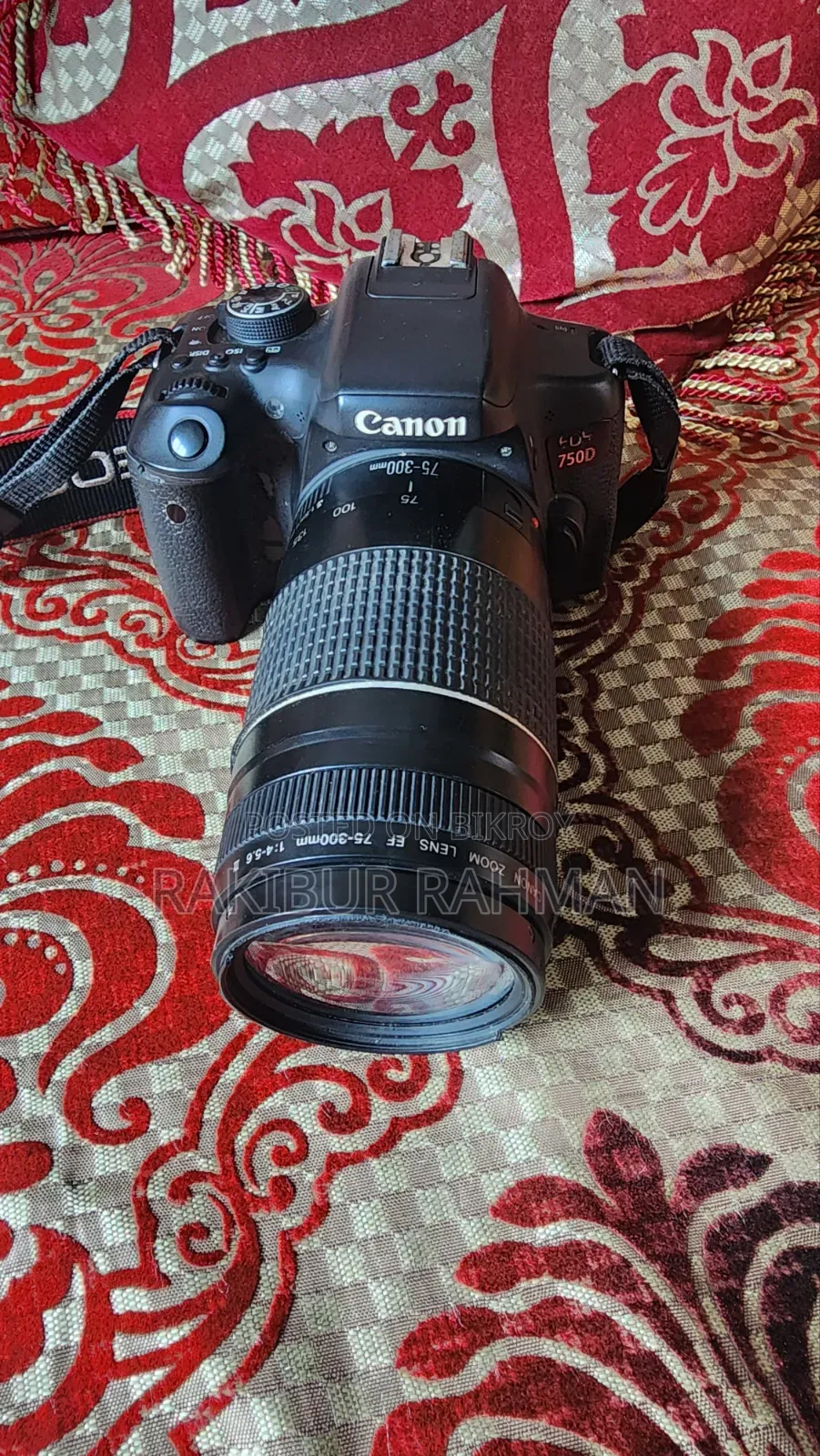 Canon EOS 750D With 75-300mm Zoom Lens