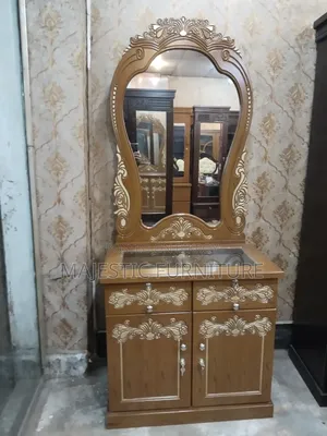 Vanity Drassing golden.M# 315