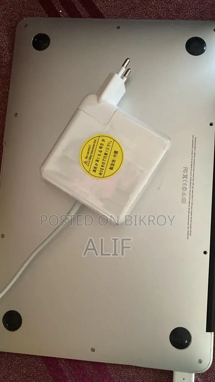 Apple MacBook 2013 4GB Intel Core i5 SSD 128GB Laptop