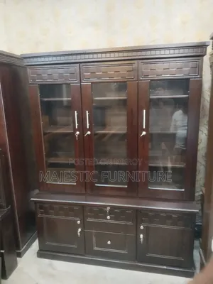 Showcase Malaysin MDF Lacquare. M# 47