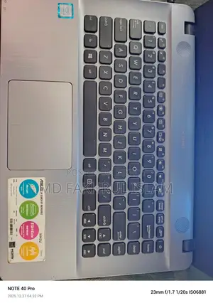 Laptop ASUS 4GB Intel Core I7 HDD+SSD 1T