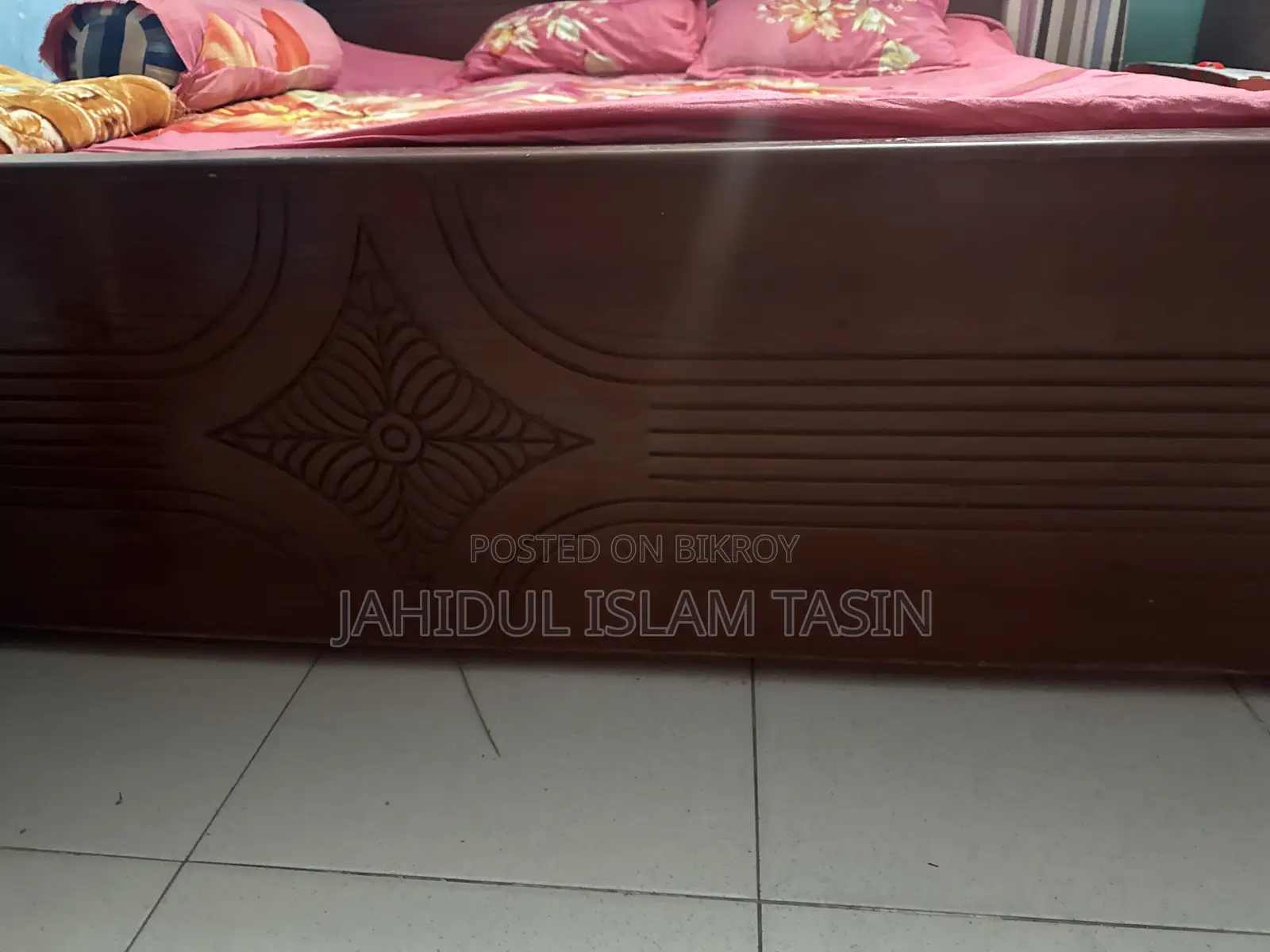 এই খাটটি সেল করা হবে কেও নিতে চাইলে যোগাযোগ করুন