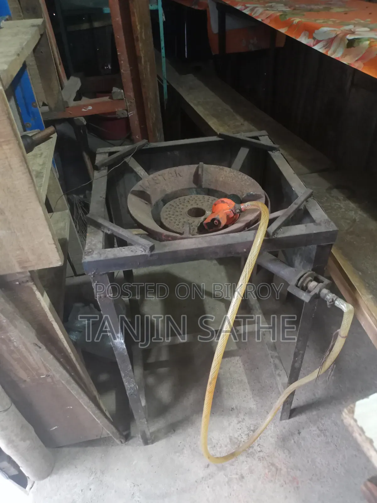 একটি চুলা বিক্রি হবে