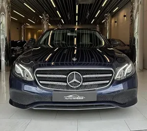 Mercedes-Benz E200 2016 Blue