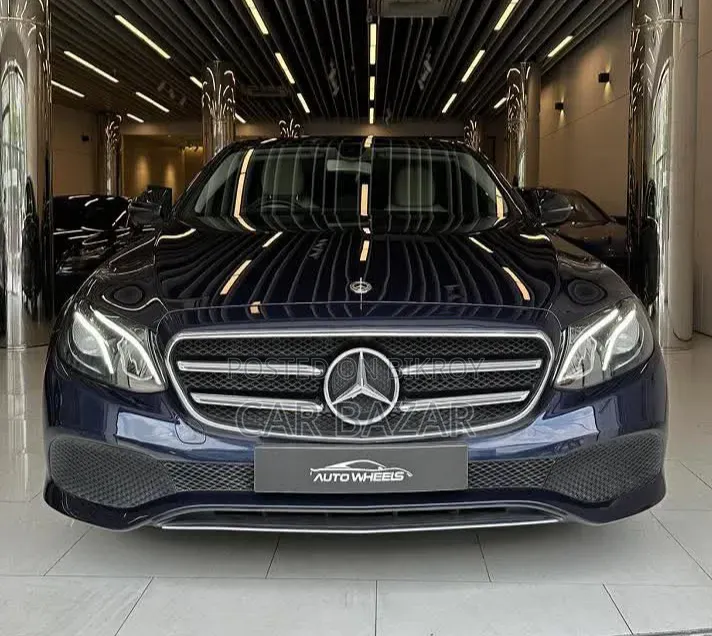 Mercedes-Benz E200 2016 Blue
