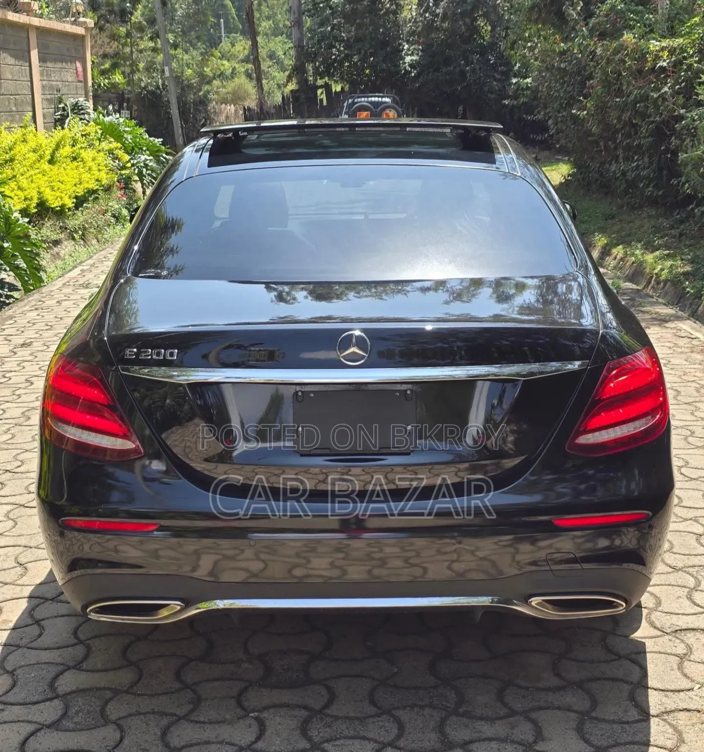 Mercedes-Benz E200 2016 Blue