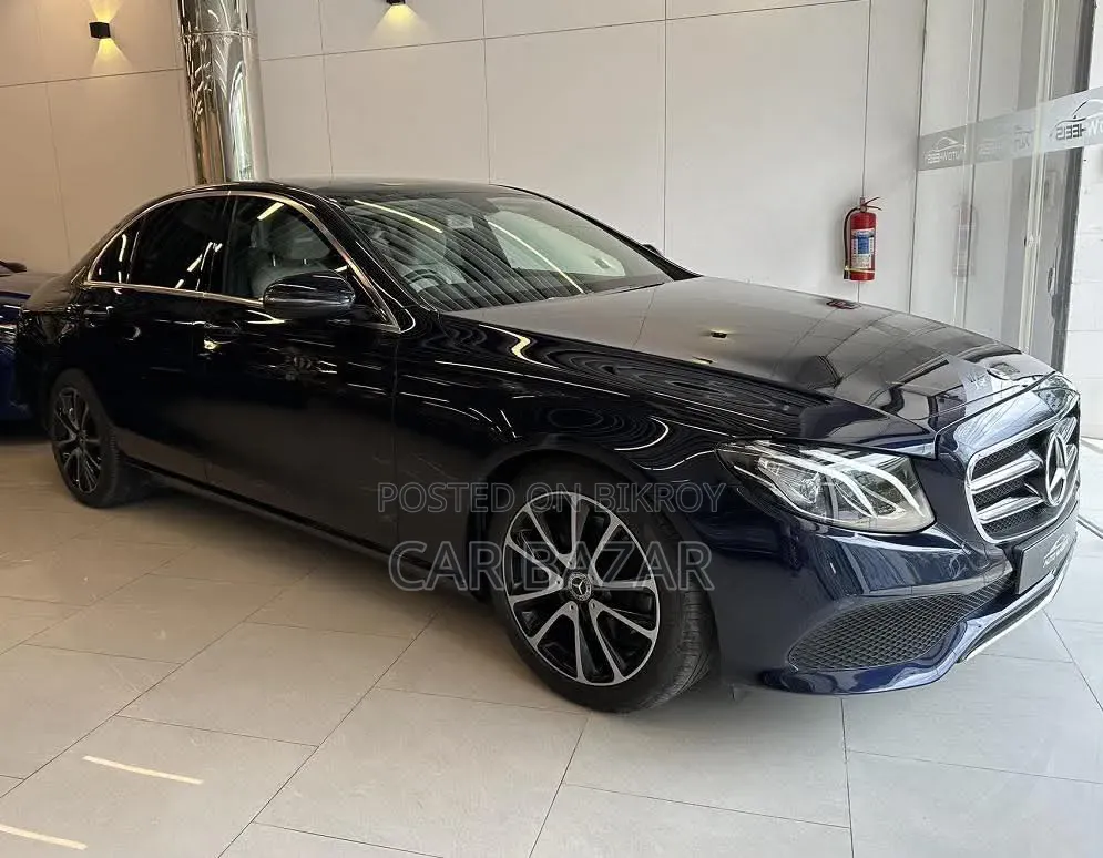 Mercedes-Benz E200 2016 Blue