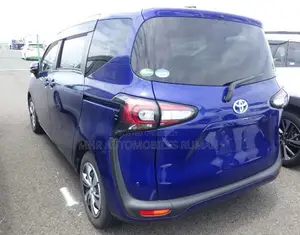 Toyota Sienta 1.5 Hybrid FWD 2021 Blue