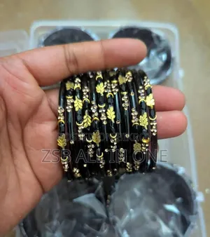 এক্সক্লুসিভ কাচের কাশ্মীরি চুরি সেট ১২ পিস