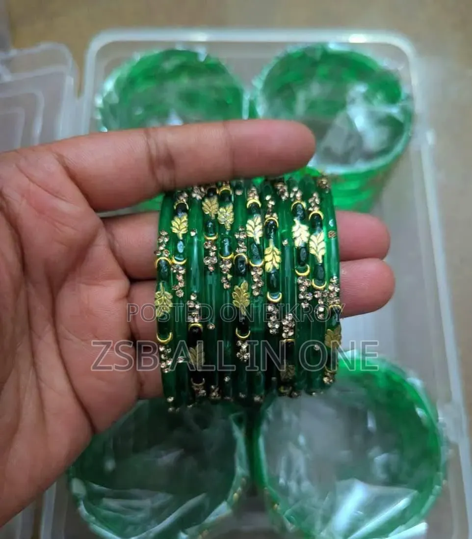 এক্সক্লুসিভ কাচের কাশ্মীরি চুরি সেট ১২ পিস