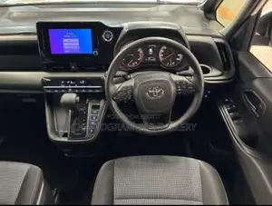Toyota Noah 2022 Pearl