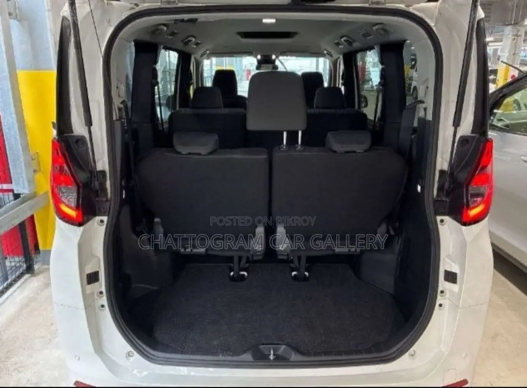 Toyota Noah 2022 Pearl