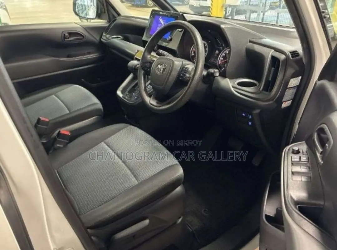 Toyota Noah 2022 Pearl