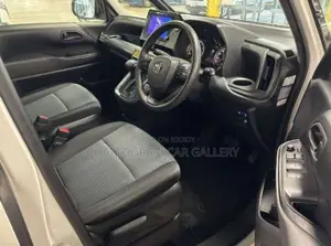 Toyota Noah 2022 Pearl