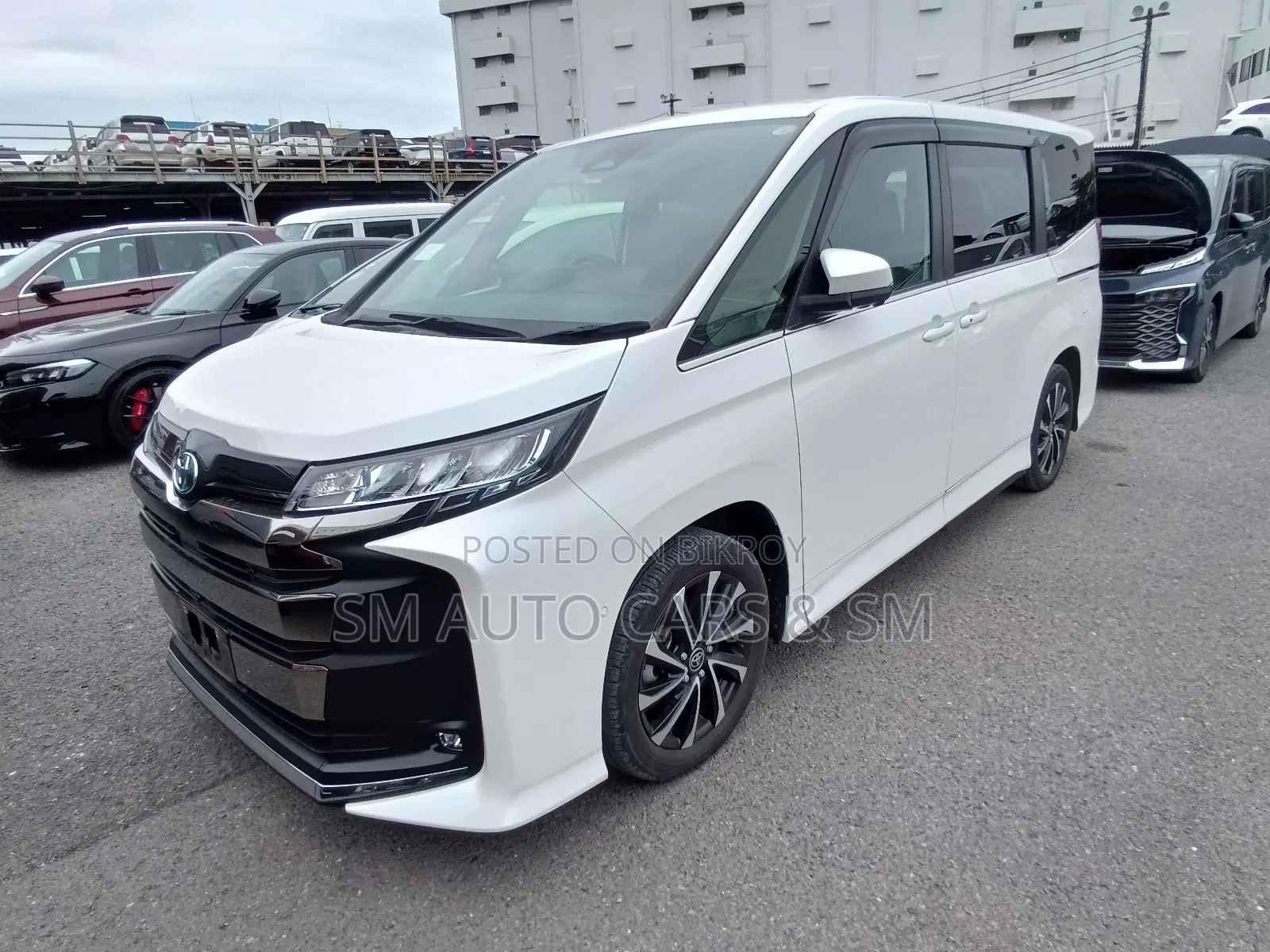 Toyota Noah 2023 Pearl