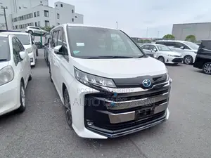 Toyota Noah 2023 Pearl