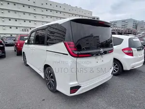 Toyota Noah 2023 Pearl