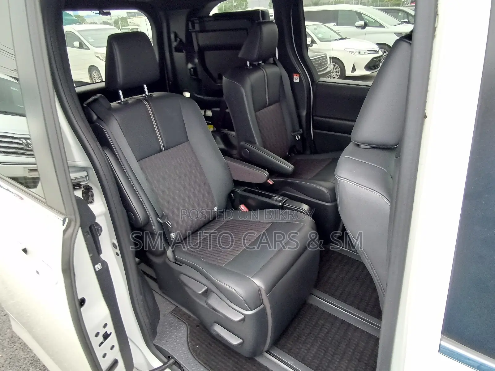 Toyota Noah 2023 Pearl