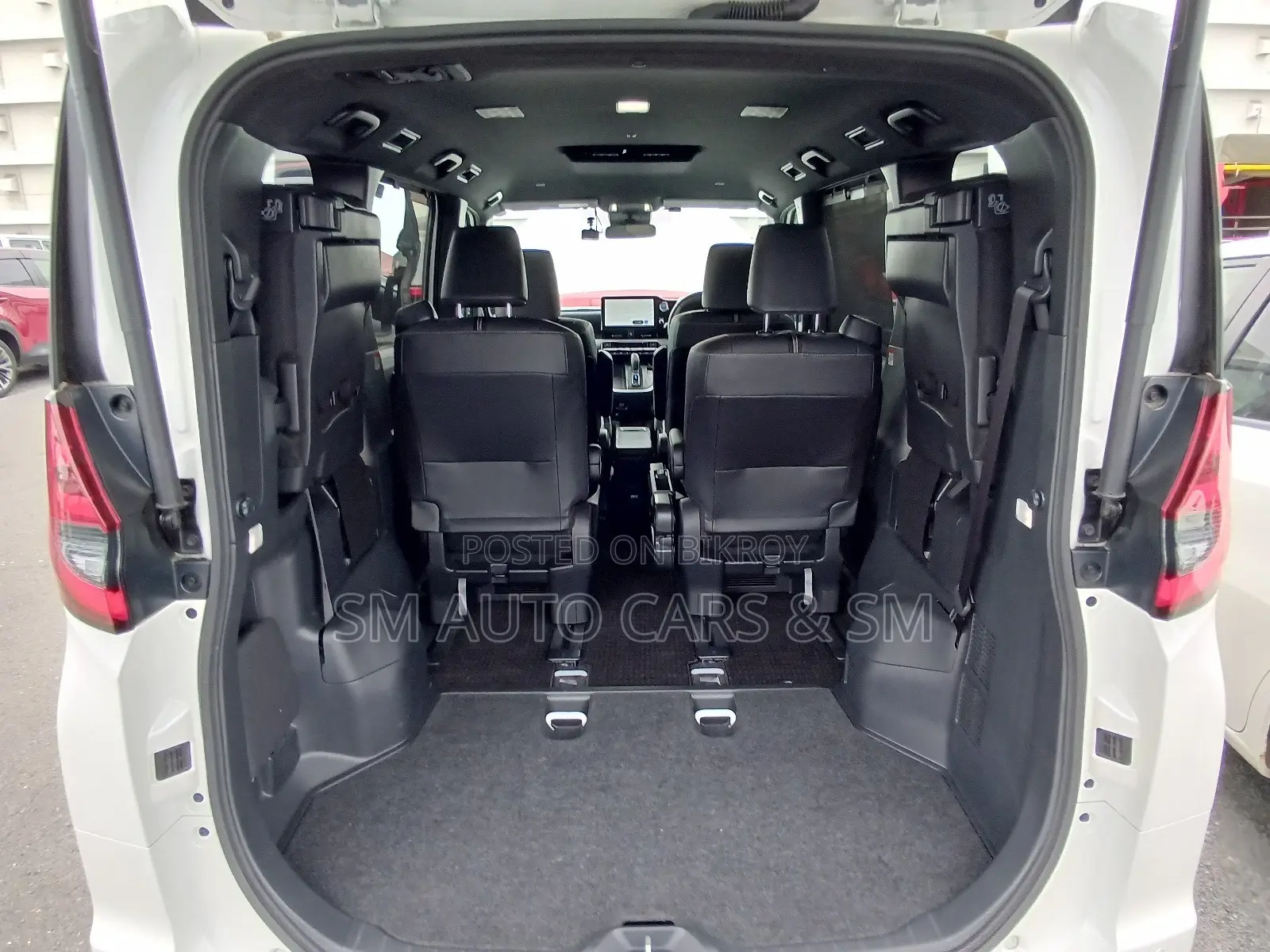 Toyota Noah 2023 Pearl