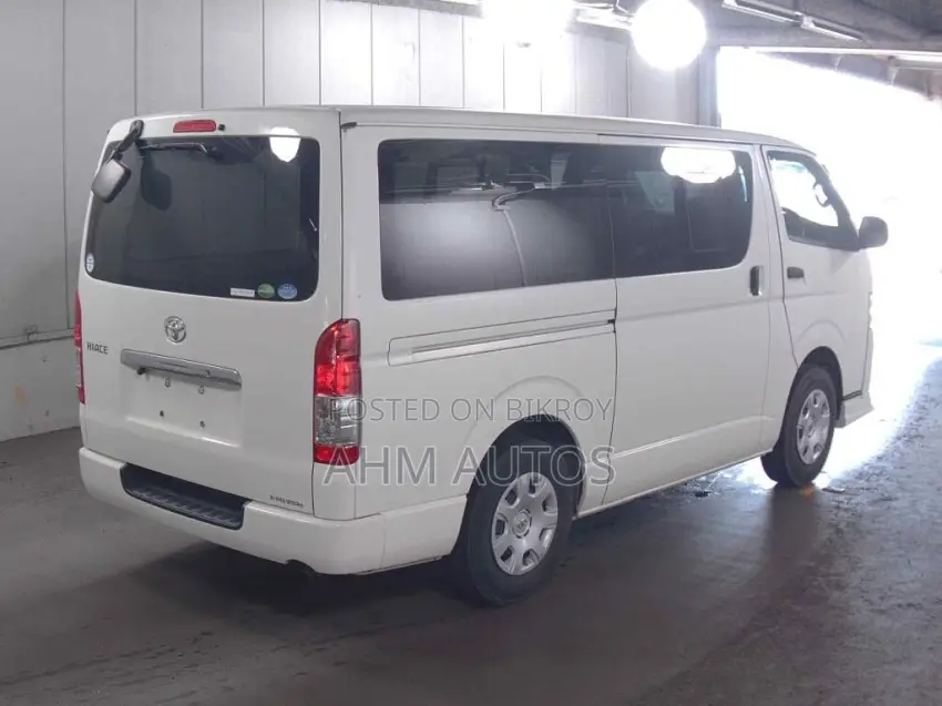 Car 2021 White
