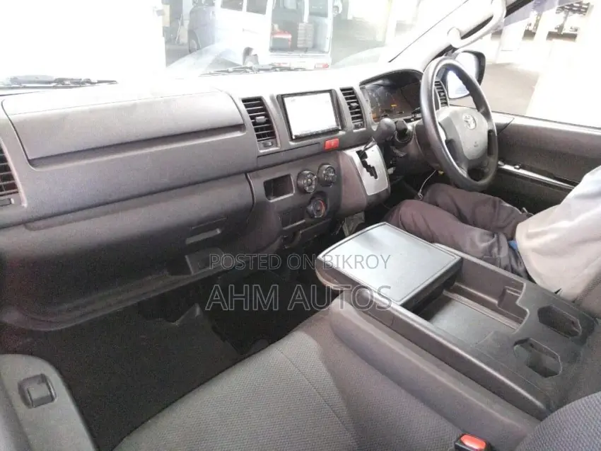 Car 2021 White