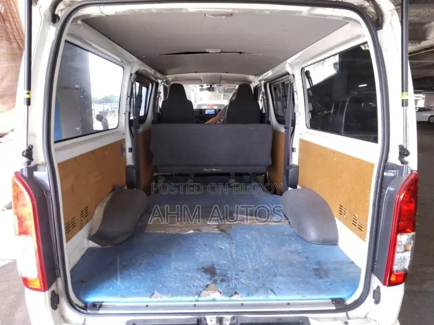 Car 2021 White