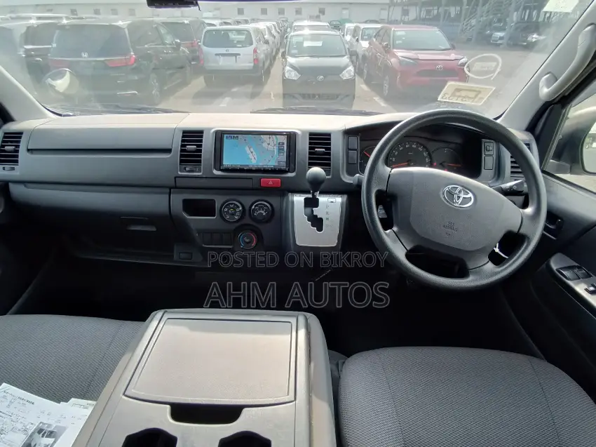Car 2021 White