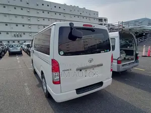 Car 2021 White