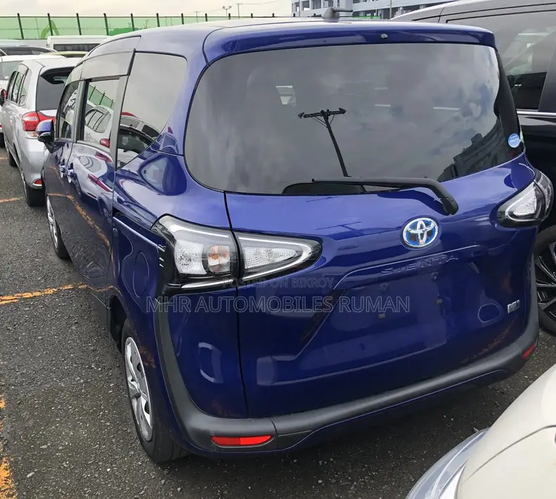 Toyota Sienta 1.5 FWD 2021 Blue