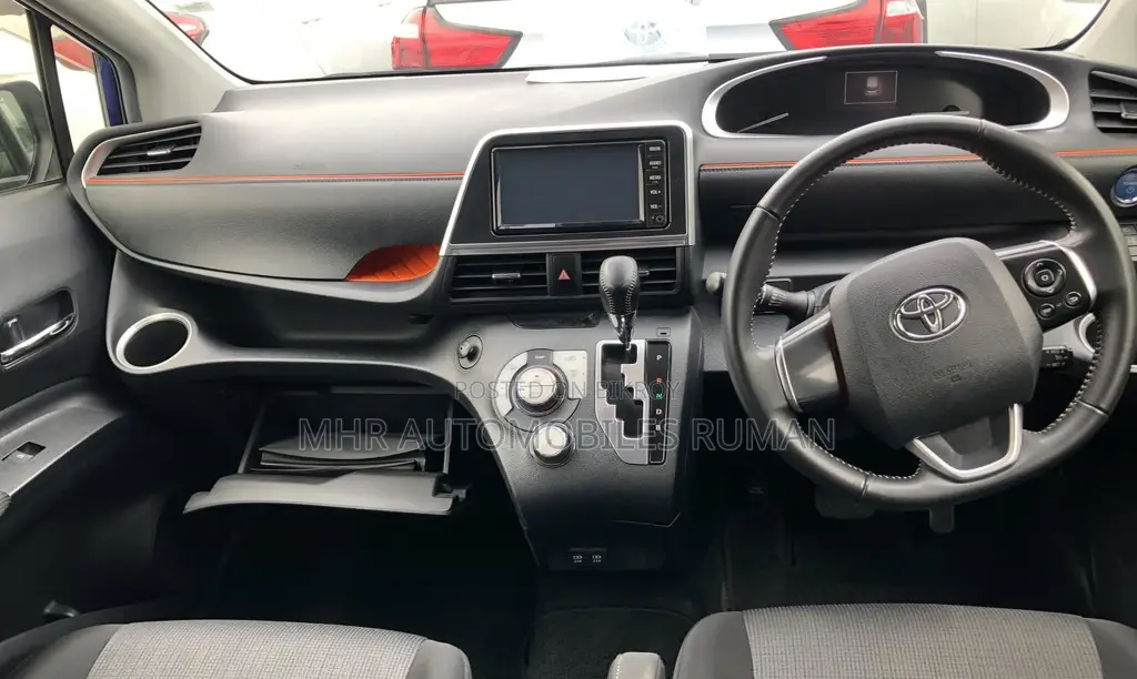 Toyota Sienta 1.5 FWD 2021 Blue