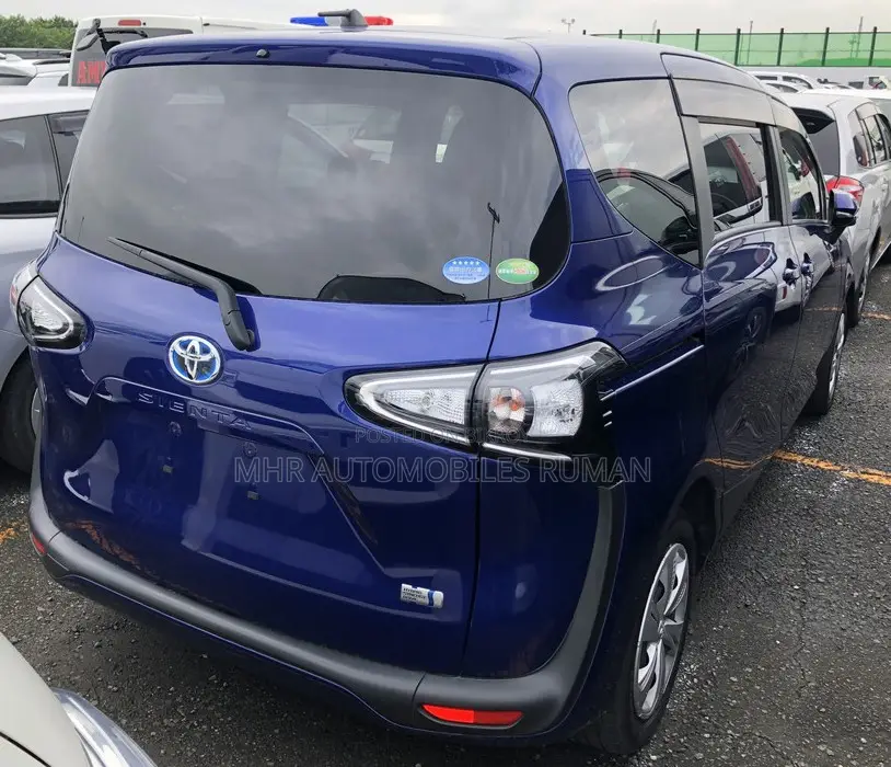 Toyota Sienta 1.5 FWD 2021 Blue