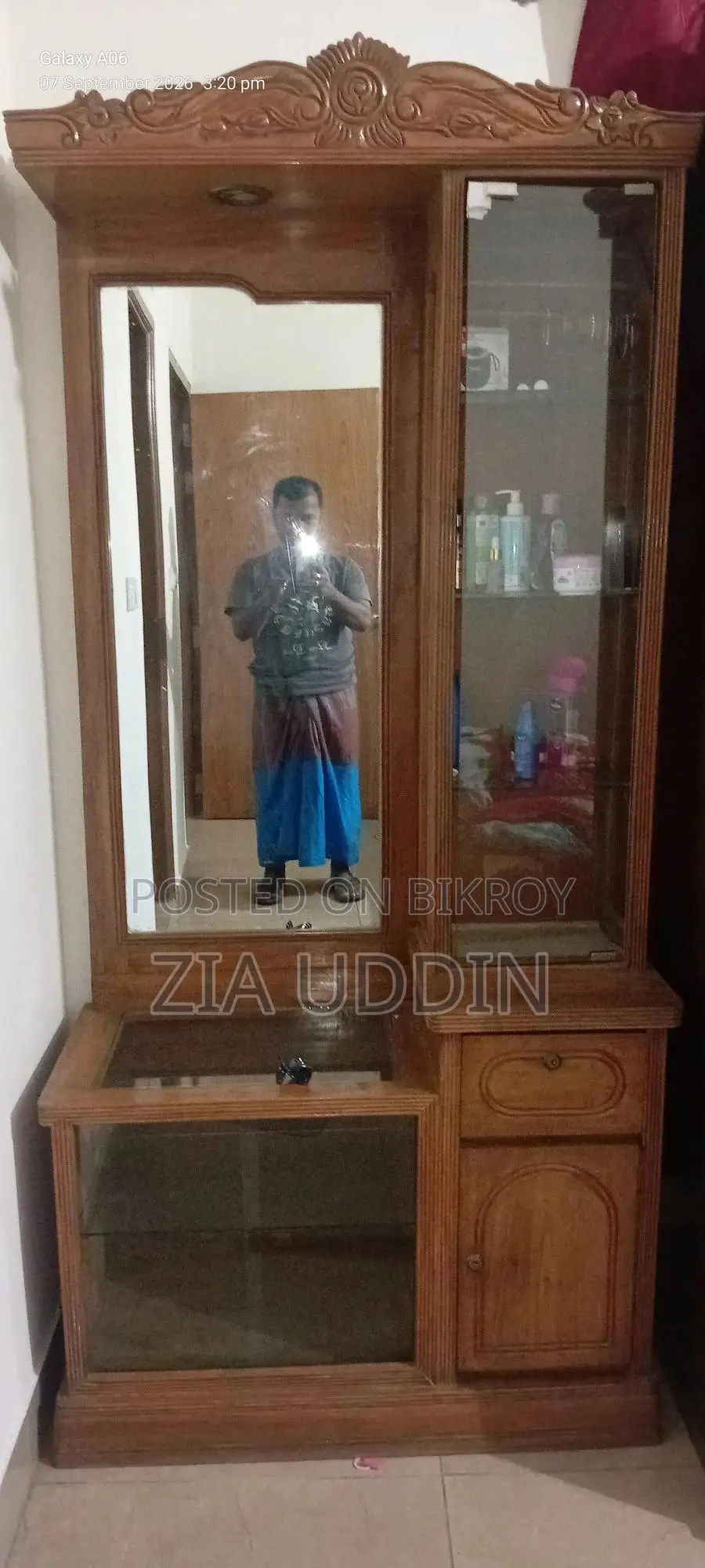 ড্রেসিং টেবিল