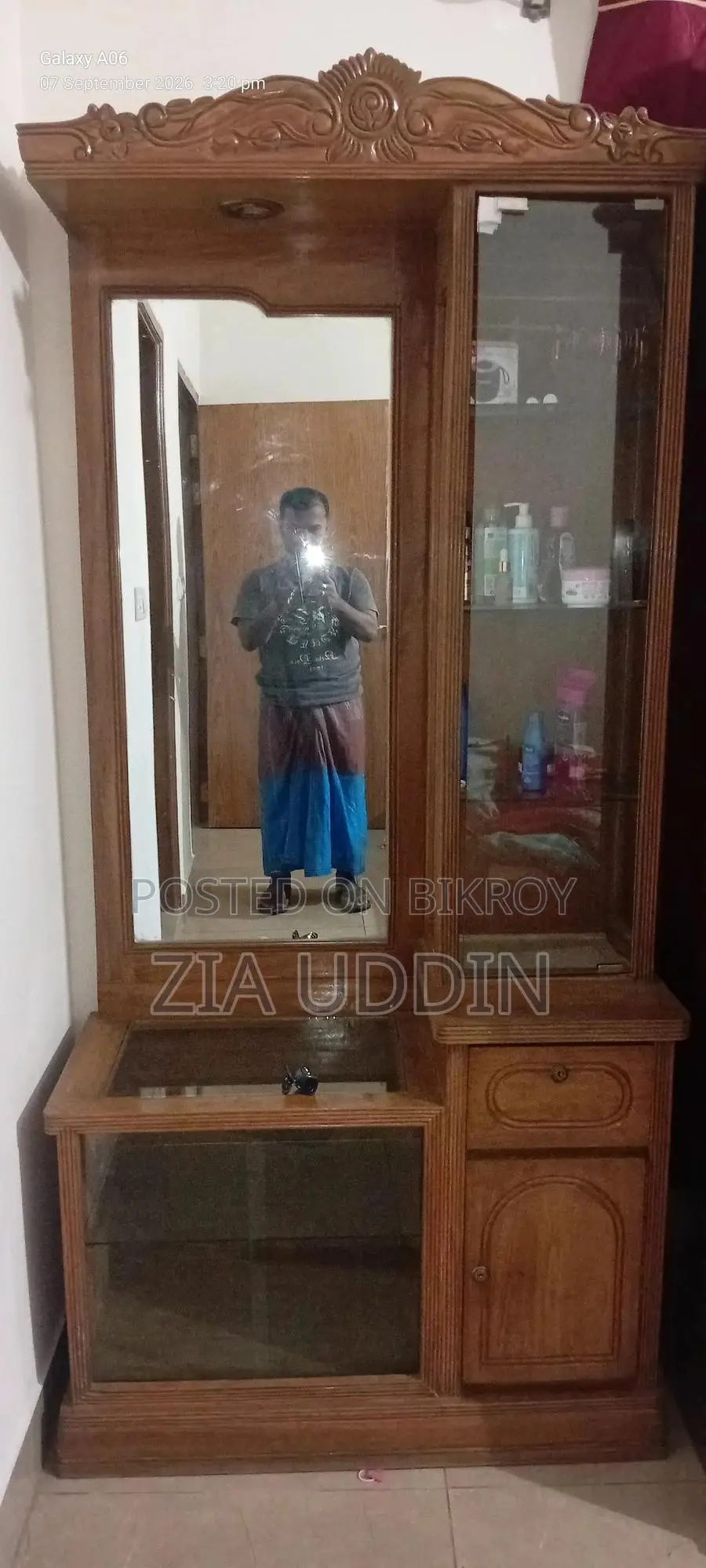 ড্রেসিং টেবিল