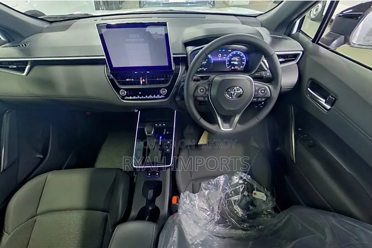 New Toyota Corolla Cross XLE AWD 2026 Pearl