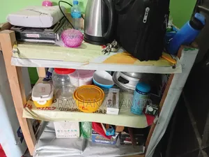 খাট, টেবিল, চেয়ার, রেক বিক্রি করা হবে।
