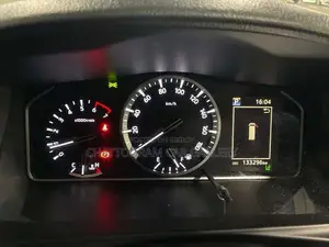 Toyota HiAce 2021