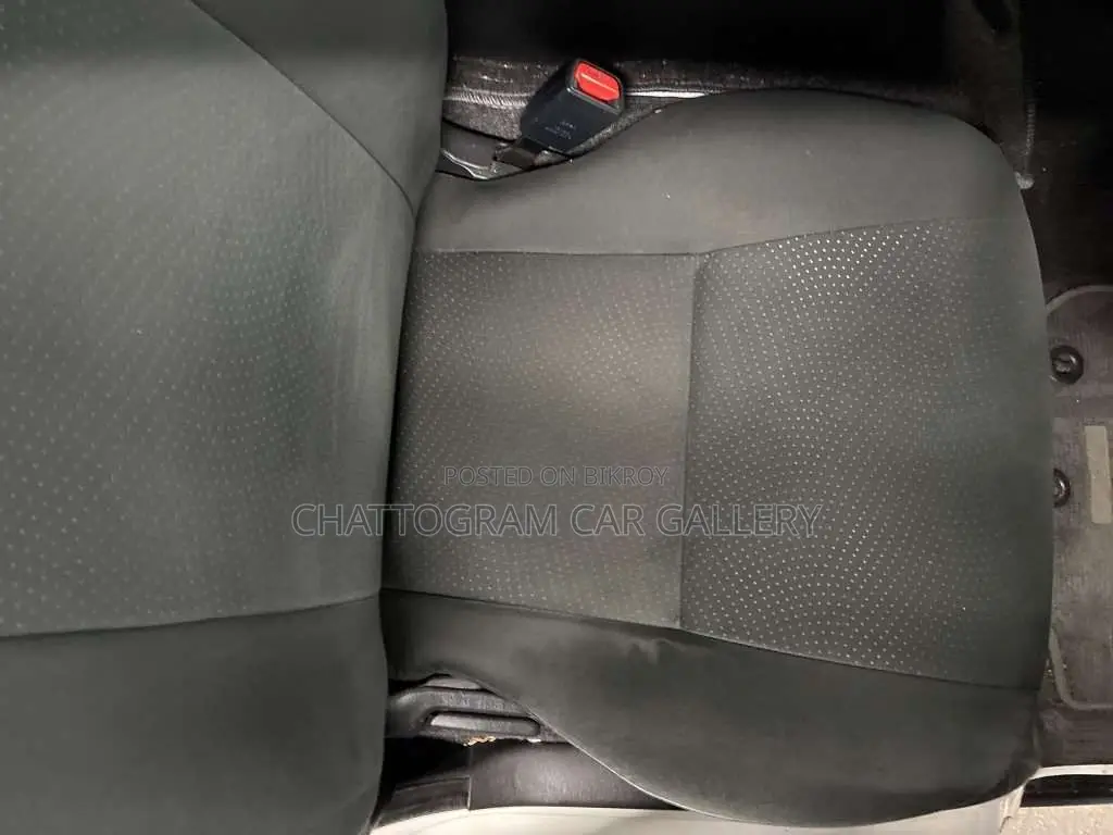 Toyota HiAce 2021