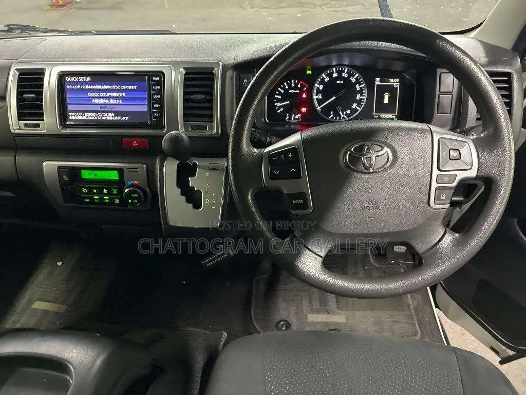 Toyota HiAce 2021