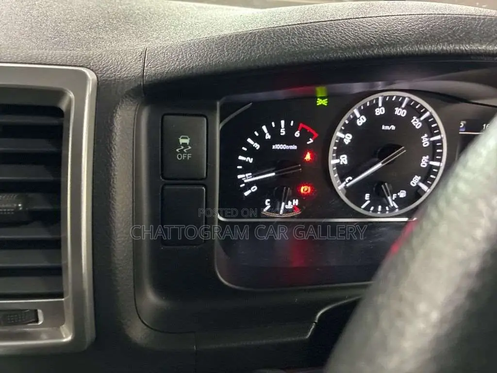 Toyota HiAce 2021
