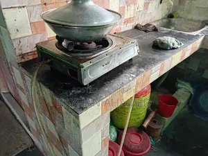 একটি গ্যাসের চুলা সিলিন্ডারসহ বিক্রি করা হবে