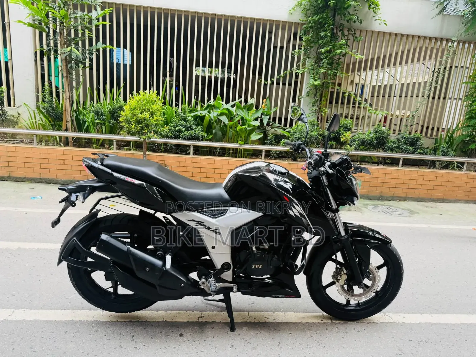 TVS Apache RTR 160 4V 2020 Black