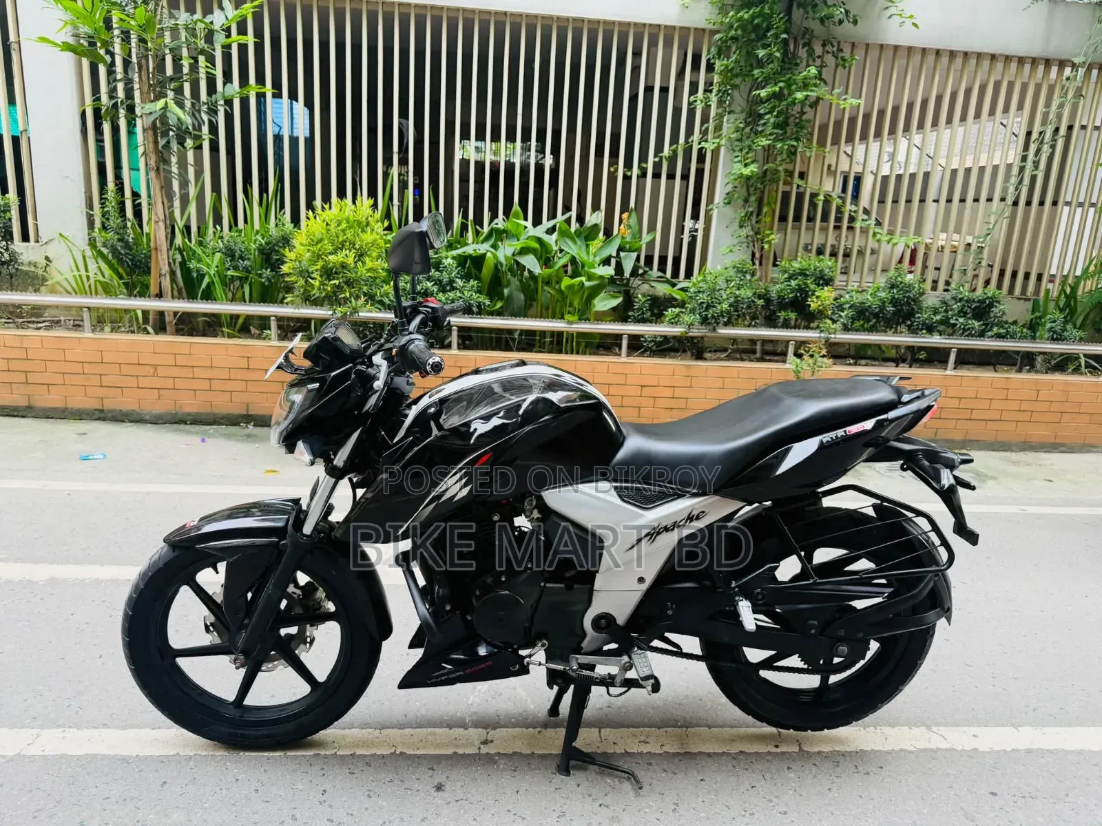 TVS Apache RTR 160 4V 2020 Black