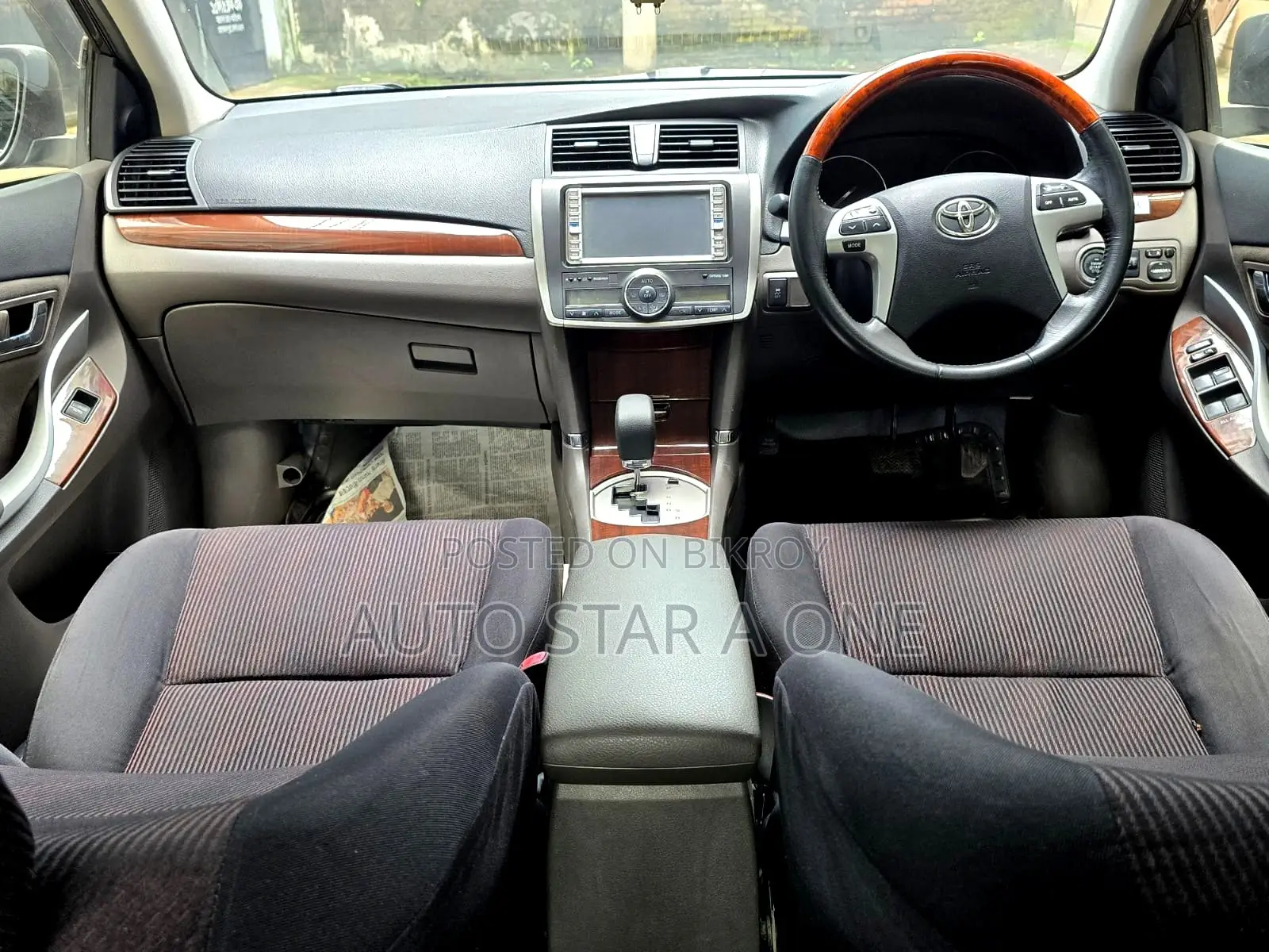 Toyota Premio 1.5 FWD 2014 Maroon