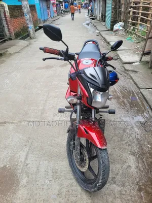 Honda CB 2016 Red