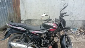 বাজাজ ডিসকভার ১০০ ২০১৫ ব্ল্যাক