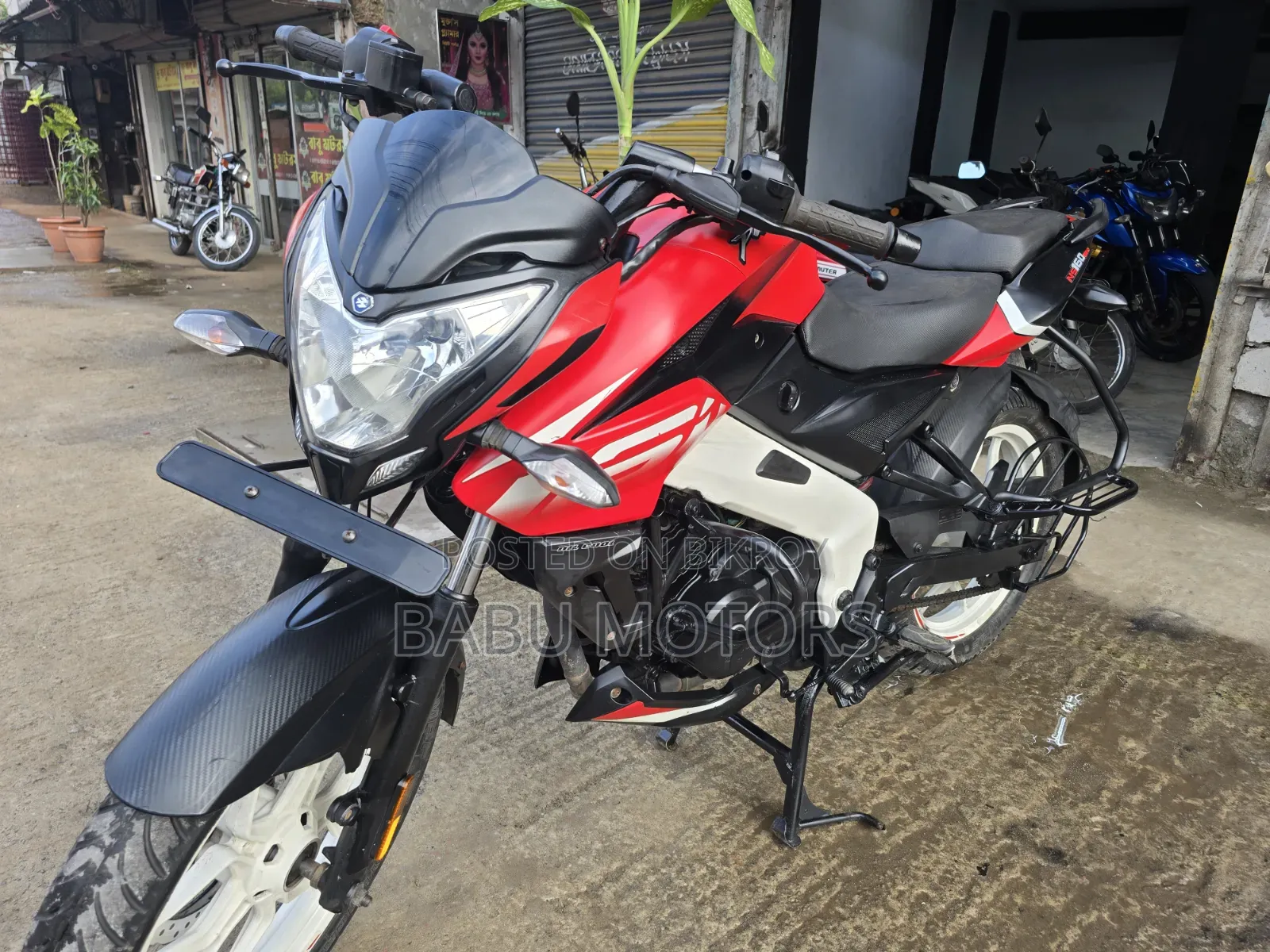 Bajaj Pulsar NS 160 2022 Red