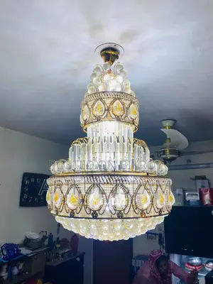 ক্রিস্টাল ঝাড়বাতি