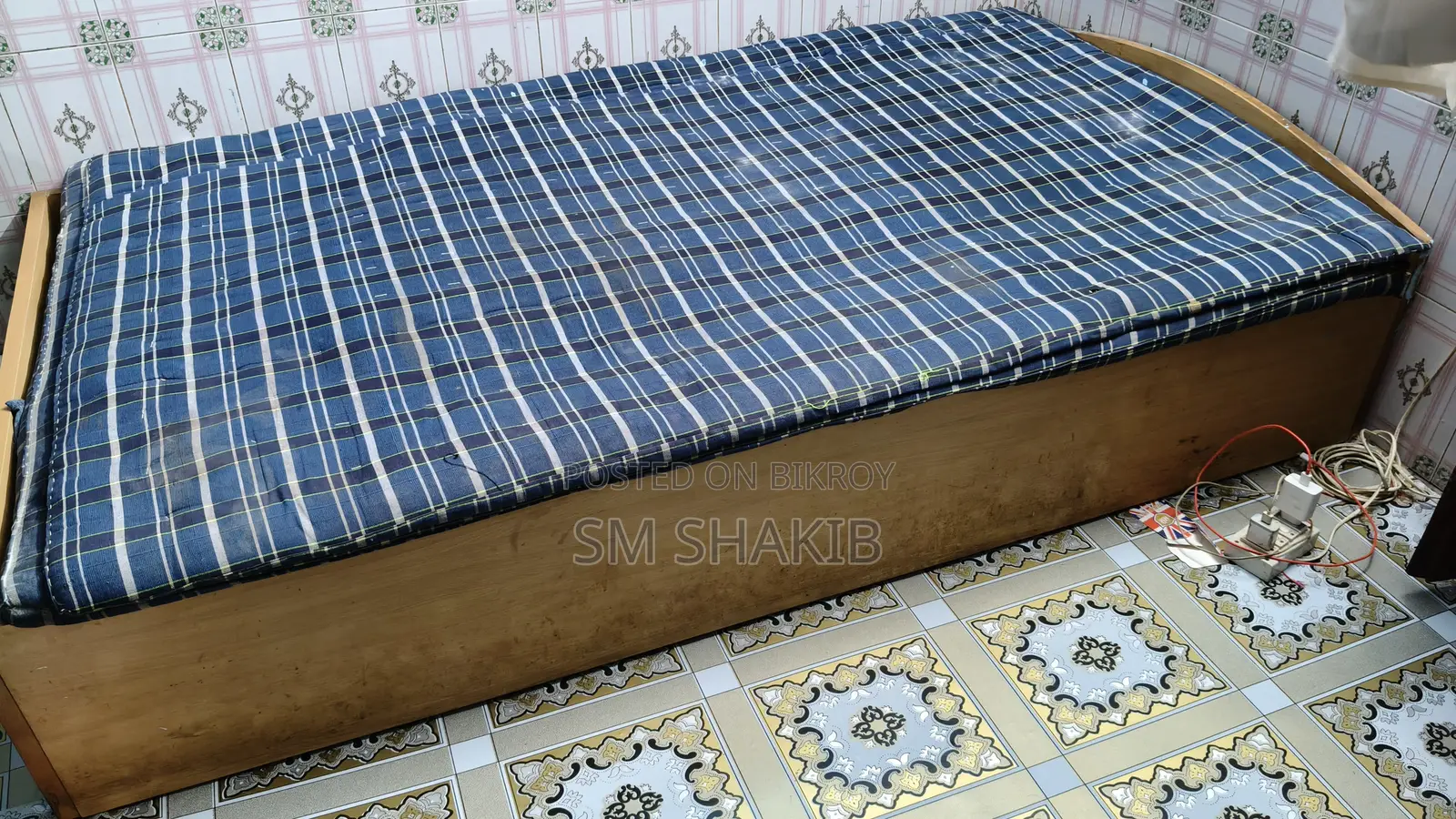 Semi Double Bed With Mattresses