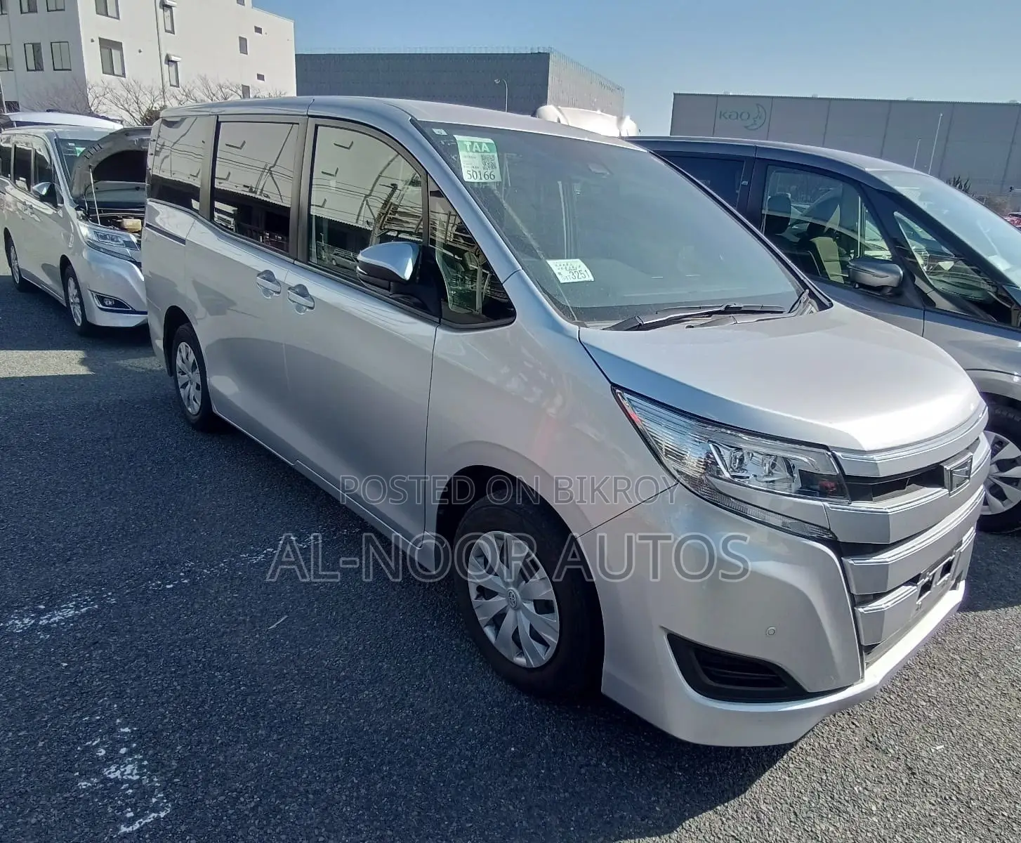Toyota Noah 2.0 FWD (8 Seater) 2021 Silver